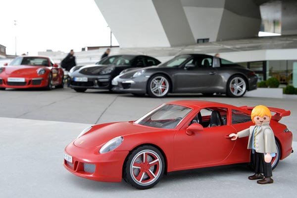 playmobil porsche rouge