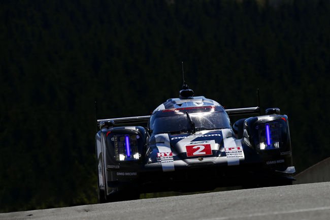 WEC : focus sur le volant de la Porsche 919 Hybrid