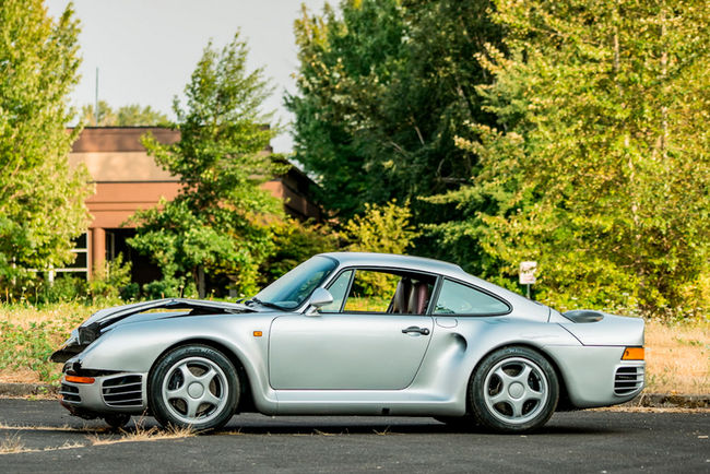 Une Porsche 959 accidentée aux enchères