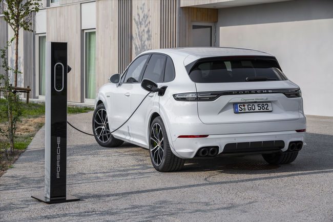 Nouveaux Porsche Cayenne Turbo S E-Hybrid et Coupé