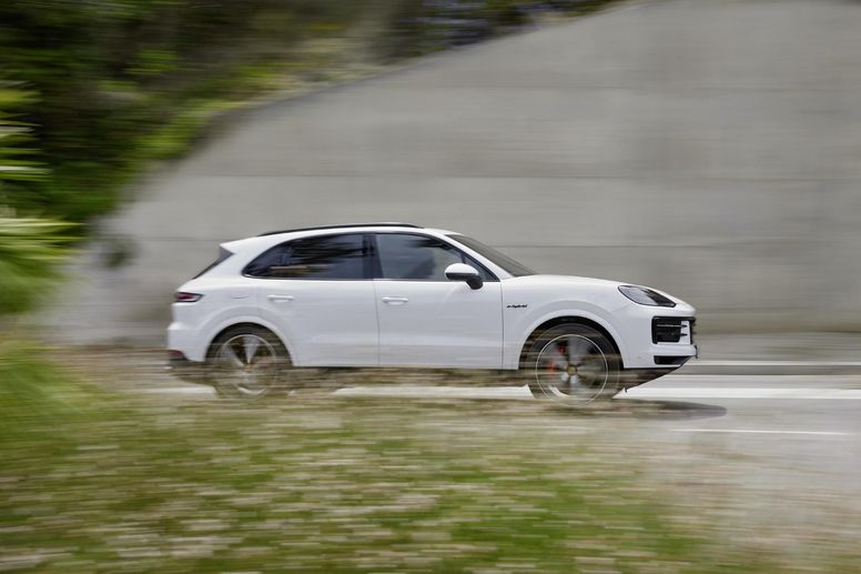 Une troisième déclinaison hybride pour le nouveau Porsche Cayenne