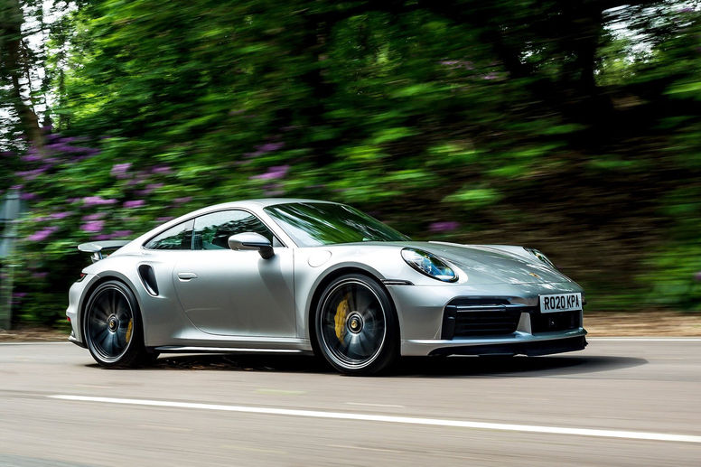 Porsche digitalise ses ventes de modèles neufs et d'occasion