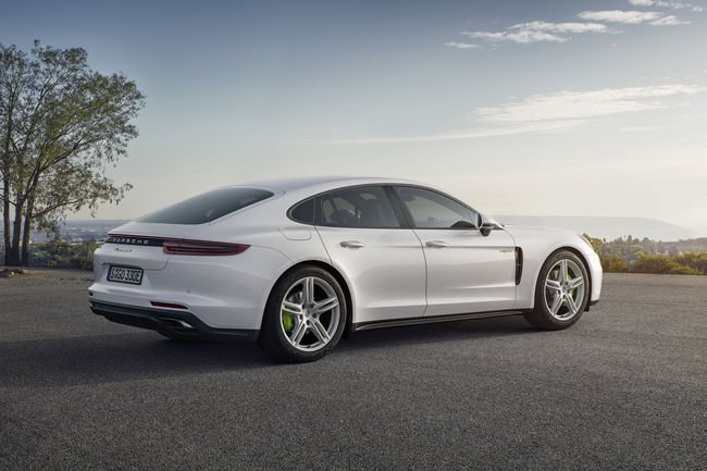 La Porsche Panamera passe en mode Hybrid