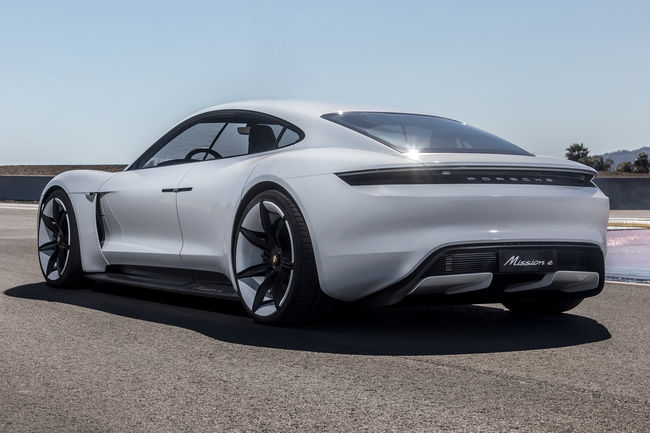 Porsche en dit plus sur la future Taycan