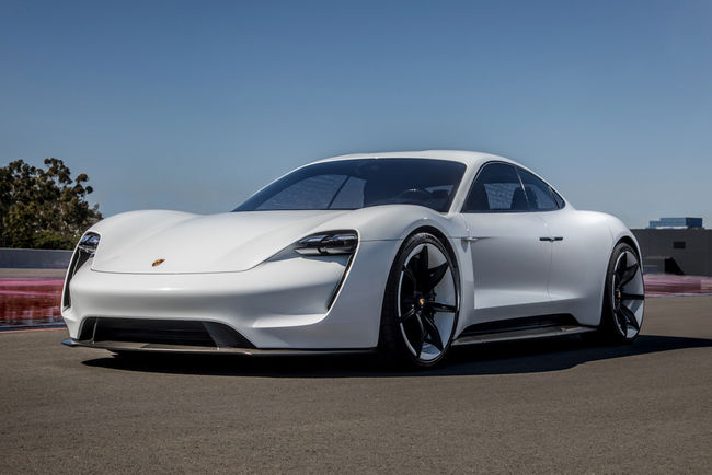 Porsche Taycan : 3 ans de charge gratuite aux USA