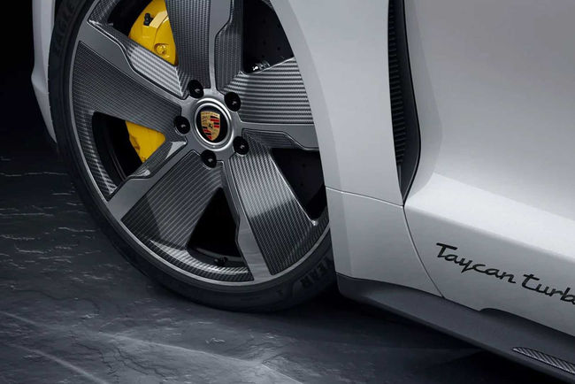 Porsche Taycan : aeroblades et fibre de carbone