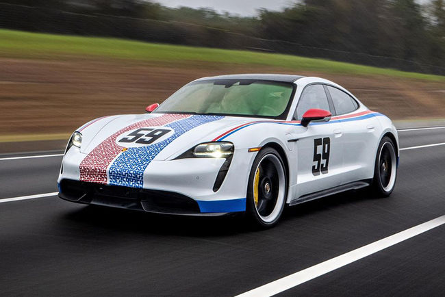 Livrées rétro pour la Porsche Taycan à Amelia Island