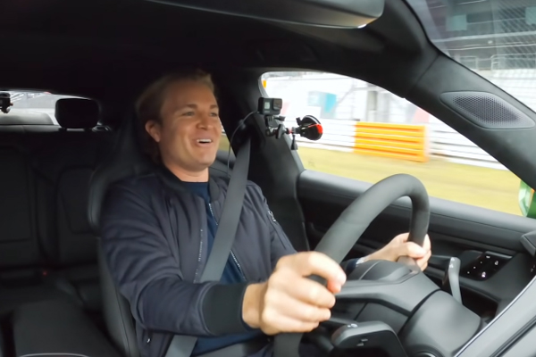 Nico Rosberg et le Porsche Taycan sur la Nürburgring Nordschleife