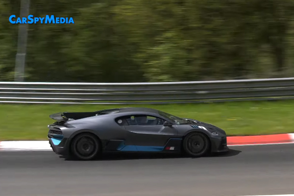 Quatre Bugatti réunies sur la Nürburgring Nordschleife