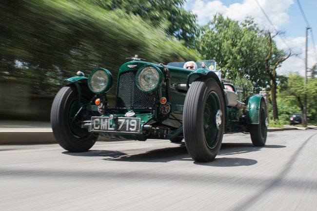 Rétromobile : deux Aston Martin sur la vente Bonhams