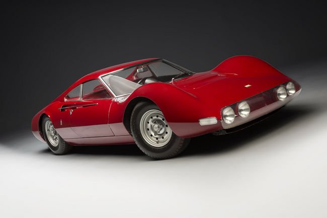 Une Ferrari Dino brille sur la vente Artcurial à Rétromobile