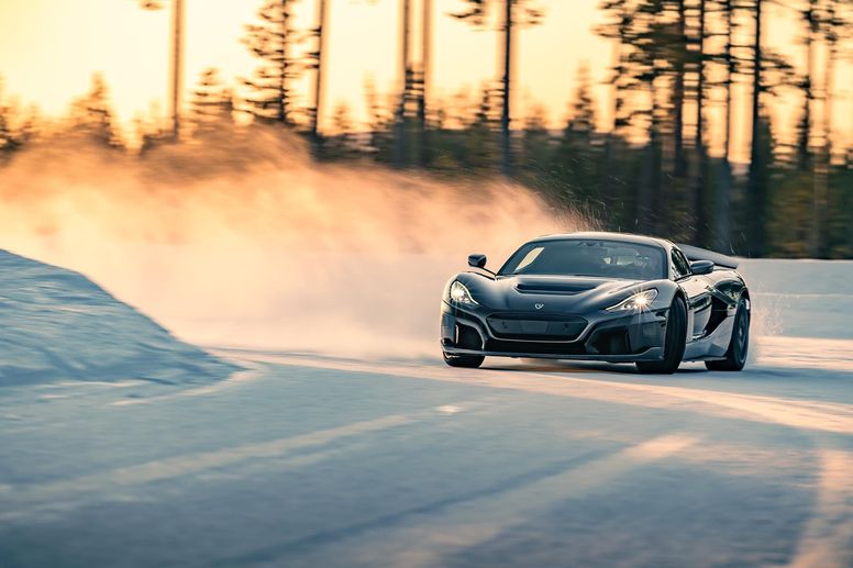 La Rimac Nevera en essais près du cercle polaire arctique