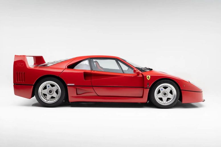 RM Sotheby's : beau plateau Ferrari en préparation pour Monterey