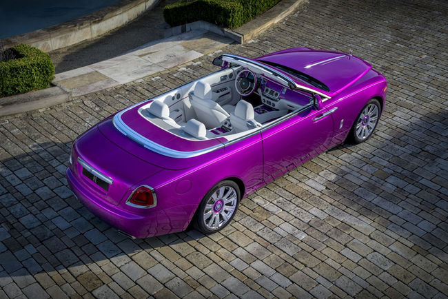 Une Rolls-Royce Dawn Bespoke originale à Pebble Beach