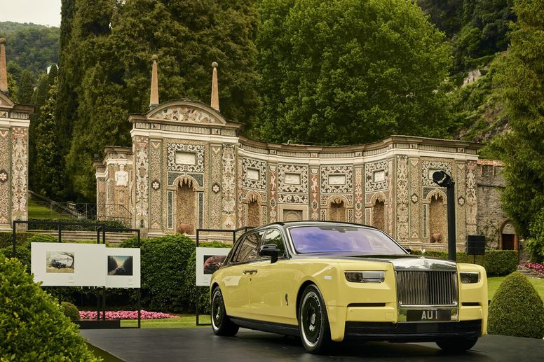 La Rolls-Royce Phantom Goldfinger exposée à la Villa d'Este