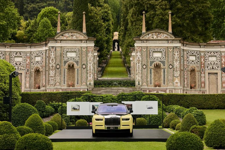 La Rolls-Royce Phantom Goldfinger exposée à la Villa d'Este