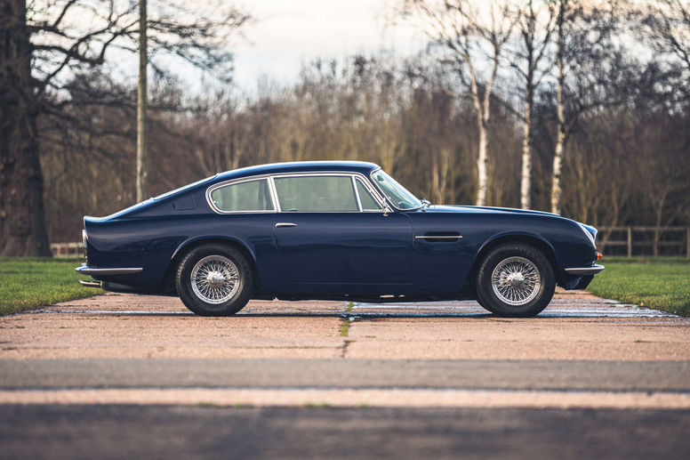 Silverstone Auctions : trois Aston Martin à Race Retro