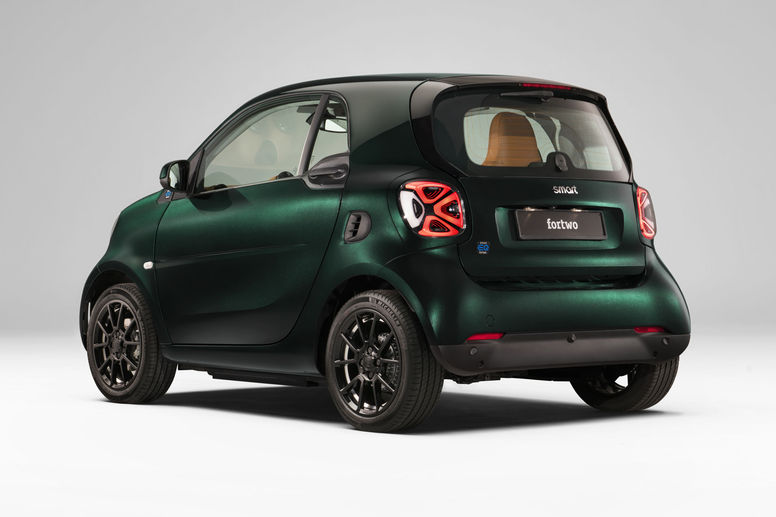 Smart EQ fortwo coupé Racing Green Edition