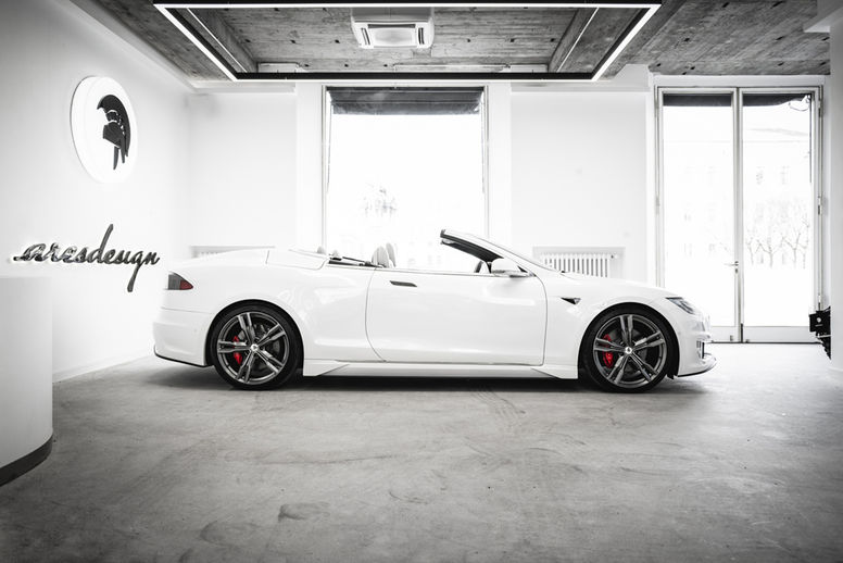 One-off Tesla Model S cabriolet par Ares Design