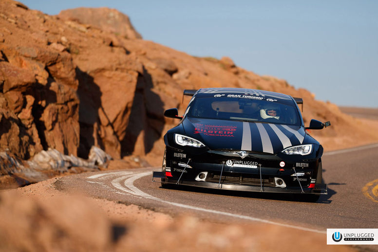 Embarquez dans la Tesla Model S Plaid à Pikes Peak