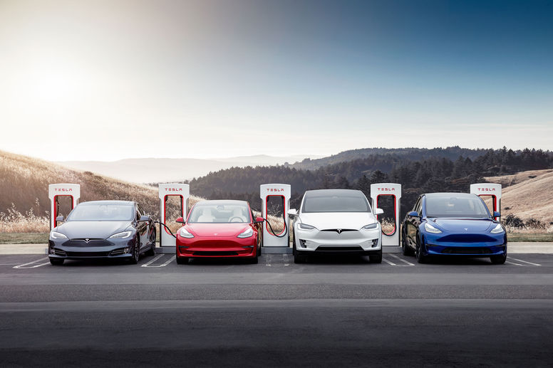 Tesla ouvre ses superchargeurs aux autres constructeurs 