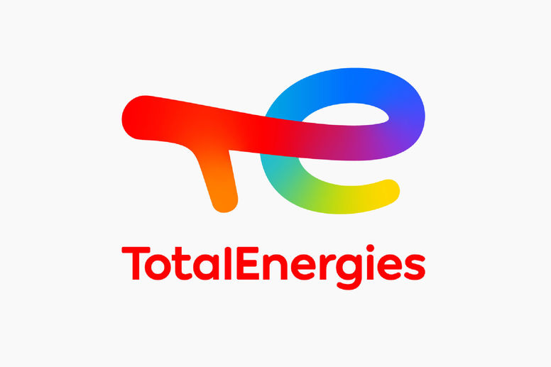 TotalEnergies ouvre sa première station-service dédiée à la recharge de voitures électriques.