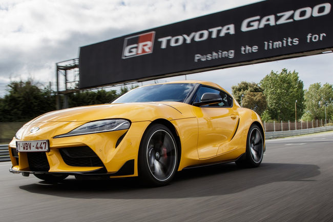 The Stig teste la Toyota Supra pour Top Gear