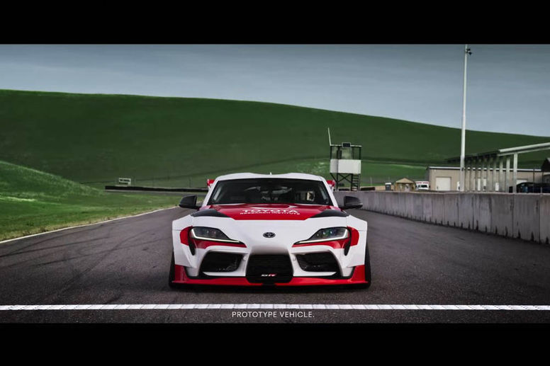 Séance de drift en mode autonome pour une Toyota Supra