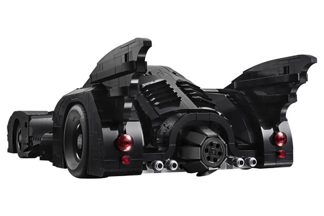 Une Batmobile géante débarque chez Lego