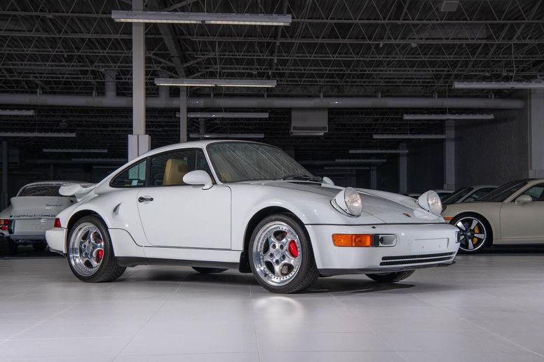 Une collection de 56 modèles Porsche présentée aux enchères