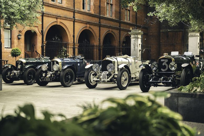Une équipe officielle de Bentley Boys engagée au Mans Classic
