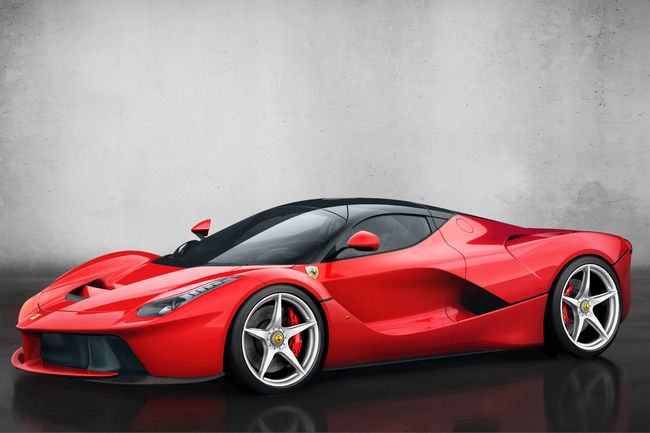 Ferrari : un nouveau modèle hybride en approche