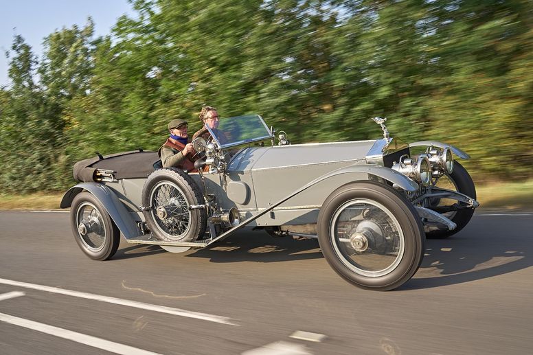 Une Rolls-Royce refait le trajet d'une course vieille de 110 ans