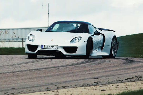 Vidéo : les Supercars qui ont marqué l'histoire de Porsche
