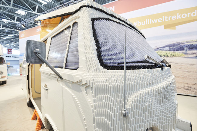 Insolite : un combi VW de taille réelle en LEGO