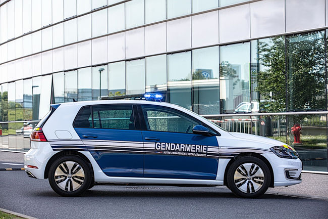 Des Golf électriques pour la gendarmerie