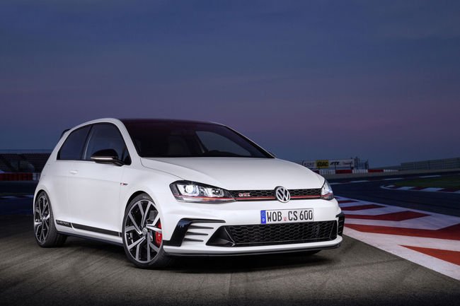 VW fête les 40 ans de la Golf GTI à Essen