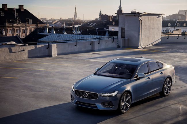 Volvo S90 et V90 R-Design : la sportivité en plus