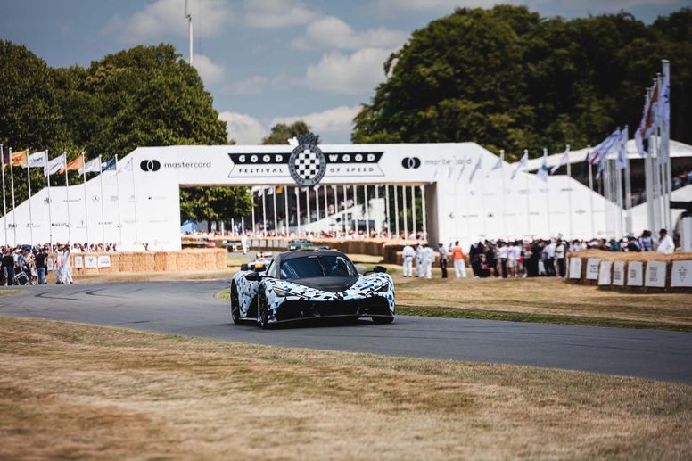 Débuts dynamiques réussis pour la Zenvo Aurora à Goodwood