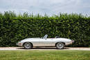 Jaguar Type E 4.2 Roadster 1965  Crédit photo : Bonhams