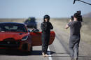 Michelle Rodriguez teste la Jaguar F-Type SVR