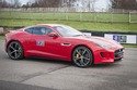 Le Prince Harry à bord de la Jaguar F-Type R à Goodwood