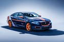 La Jaguar XJ d'assistance pour le projet Bloodhound SSC