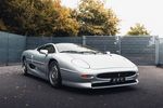 Jaguar XJ220 1994 - Crédit photo : Broad Arrow Auctions