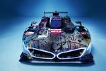 BMW M Hybrid V8 Art Car par Julie Mehretu