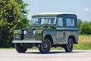 Land Rover Series IIA 88 1966 ex-Dalaï-Lama - Crédit photo : RM Auctions