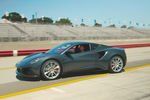 Jenson Button teste la Lotus Emira à Laguna Seca