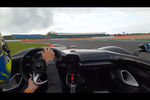 Lando Norris et la McLaren Elva à Silverstone