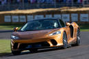 La McLaren GT en piste à Goodwood