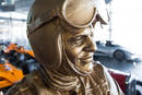 Statue de Bruce Mclaren au McLaren Technology Centre de Woking